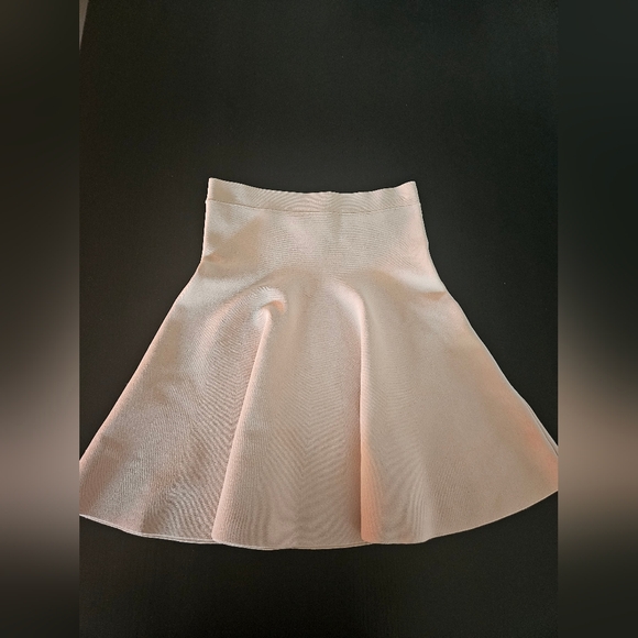 BCBGMAXAZRIA Cream Stretch Flare Skirt Bandage Style Women's Size XXS - Picture 1 of 8